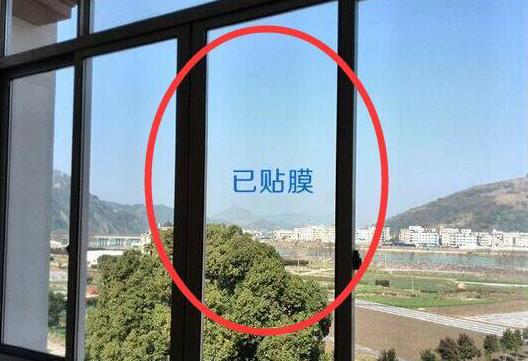 回家不要挂窗帘了，夏天像个蒸笼一样，朋友都建议我装这种了