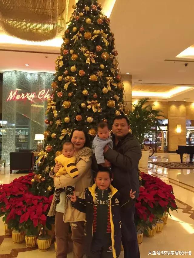 一家7口住进日本胶囊房，上海3胎宝爸：孩子和父母终于有地睡！