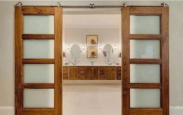 厨房别再装推拉门了，如今更流行装这种门，既美观又实用！