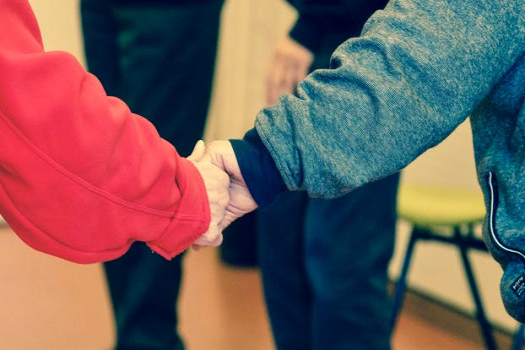 在婚姻存续期间购买的公房，离婚时如何进行分割?