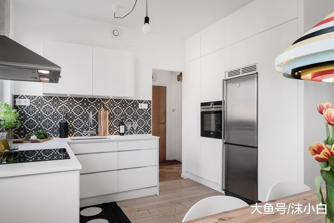 努力就有收获！我的52平小户型，书架做卧室衣柜！真聪明