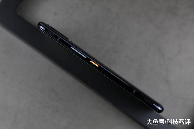 iQOO Pro体验，产品力几乎没有缺点，让华为Mate20 X 5G黯然失色