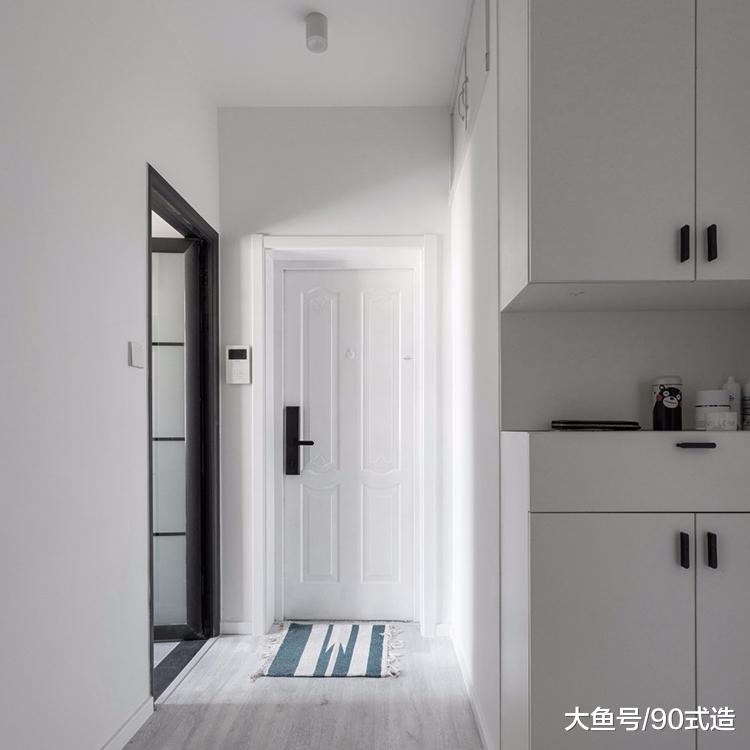 42平方，常规小户型，个性化布置，很时髦