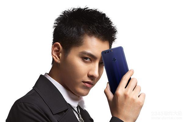 华为放弃吴亦凡，选中曾被毁容的他做代言，任正非仅用12字征服所有人