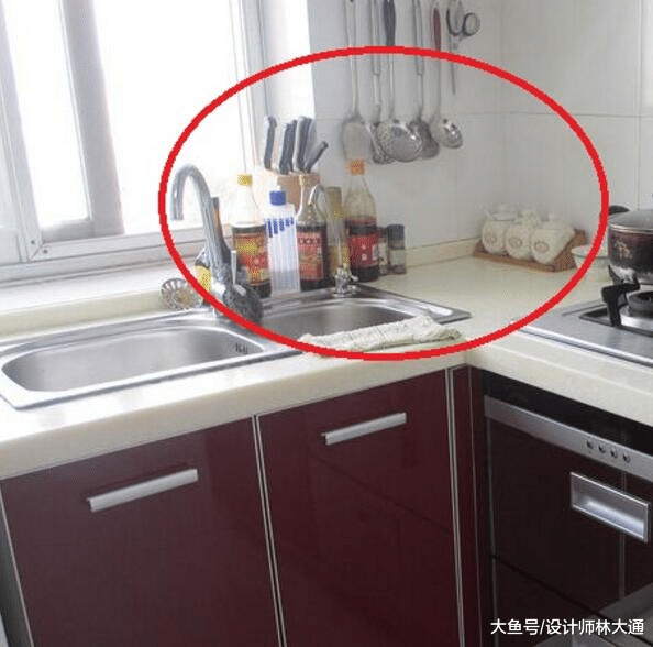 建议大家：电线不用埋墙里了，瞧有钱人这样布置，整洁省空间