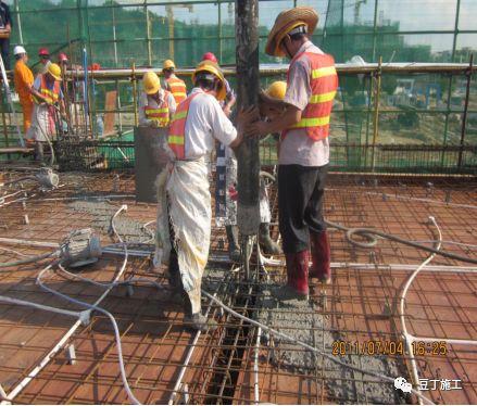 有人在建筑工地打灰打了10多年，竟然不知道混凝土澆筑標準流程！