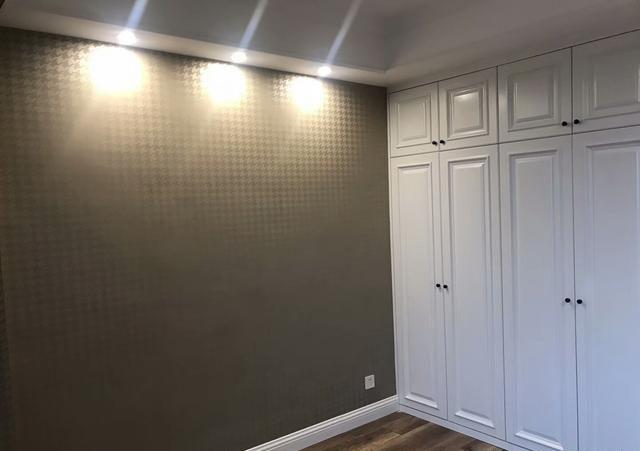 28天新房硬装终于完工，花费17万，效果真不赖，特别是那一排柜子