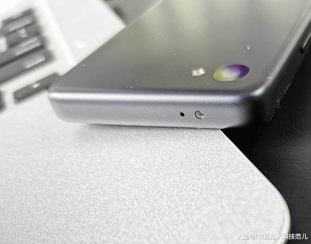 多亲手机2体验：会说话就会用 专为老人设计的手机