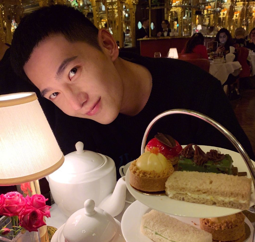 杨洋新剧即将开播，时隔多年又穿军装，会不会是动作片接班人？