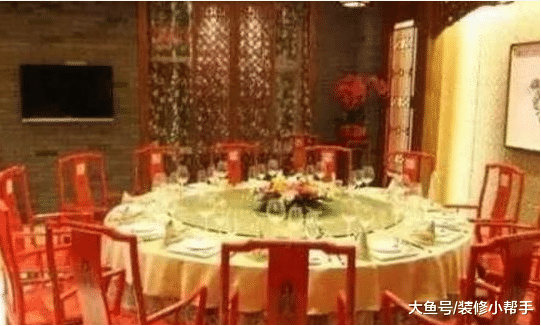 小品大師趙本山的豪宅，內部裝修金碧輝煌，像是一個暴發戶的家