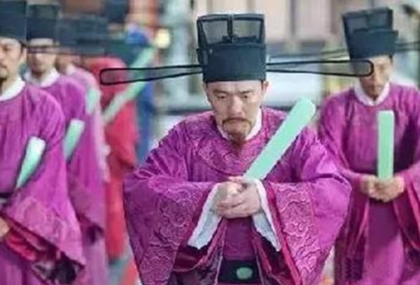 宋朝的一位将军，因为要当皇帝的侍卫所以变成哑巴，临死又会说话了