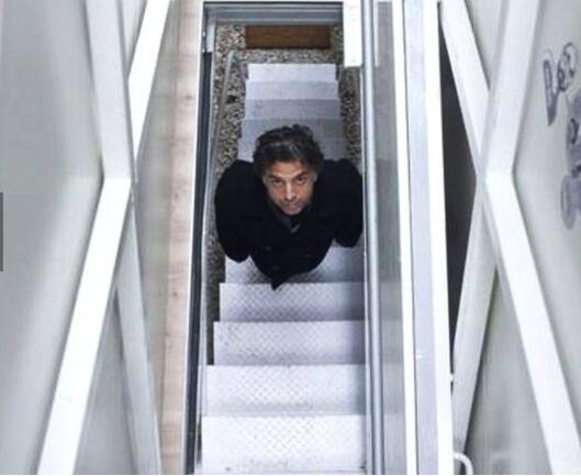 【】两楼夹缝中的“豪宅”： 面积仅有5平米， 装修却很牛