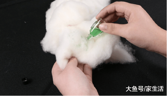 洗床单在水里加上“它”，成窝的“螨虫”都不怕，杀菌又除味