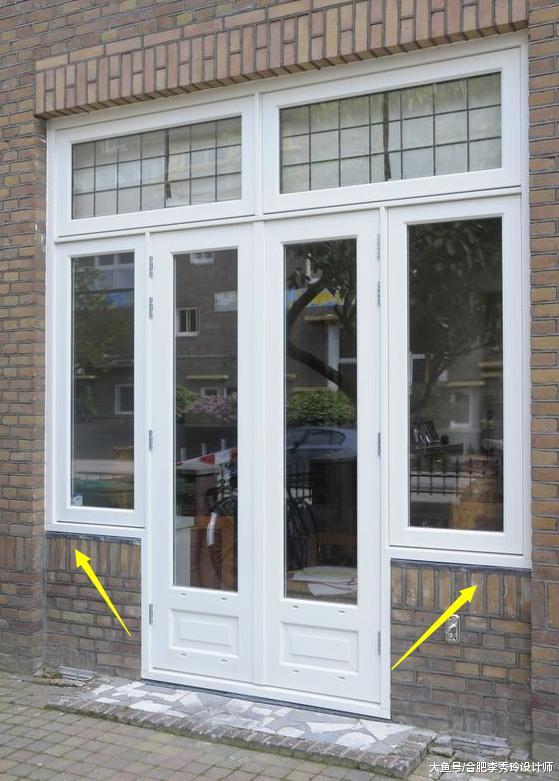 入户门还是这样装好看！窗户和门连在一起，难怪家里显得大又明亮