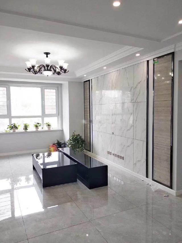 老公硬要找表哥装修新房，完工后电视墙太抢眼了，榻榻米实在喜欢