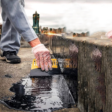 家中墙皮渗水脱落，老师傅教你一招，不再乱花钱，保你30年无忧