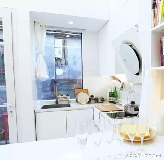 坐标北京罗圈胡同，一家三口挤10㎡棺材屋，吃喝拉撒睡全在床上