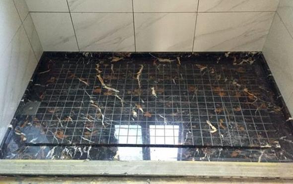 卫生间装修不要铺瓷砖了，用这种排水又快又干，都是经验之谈