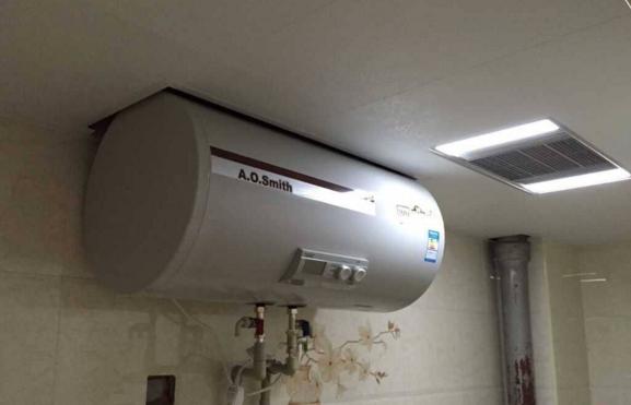 头一次见电热水器还能这样装，节省好多空间，真是长见识了