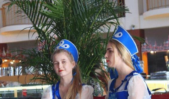 在中俄边境，总有一些漂亮的俄罗斯美女在“游荡”，她们是干啥的？