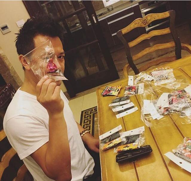 走进王学兵现实的豪宅，如今在家里带孩子，一脸孩子奴的样子