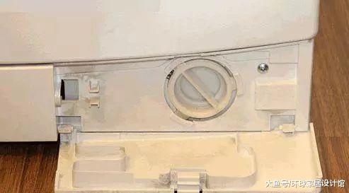 用了10年洗衣机才知右下角开关，污水哗啦啦，多年衣物白洗了！