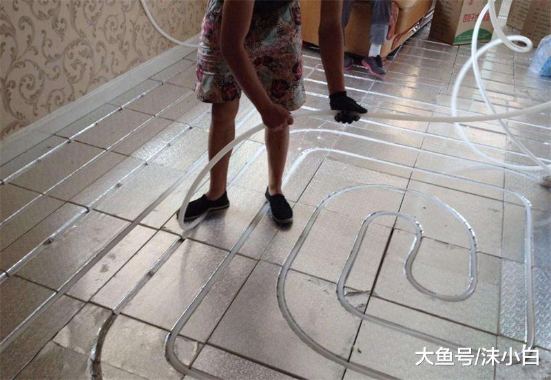 新房裝修，為什么越來越多不裝地暖？老師傅：既不靠譜又不劃算！
