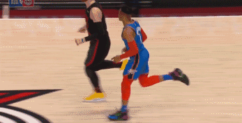 矛盾爆发！努尔基奇给威少下绊腿！神龟追上去就把他撞翻在地！