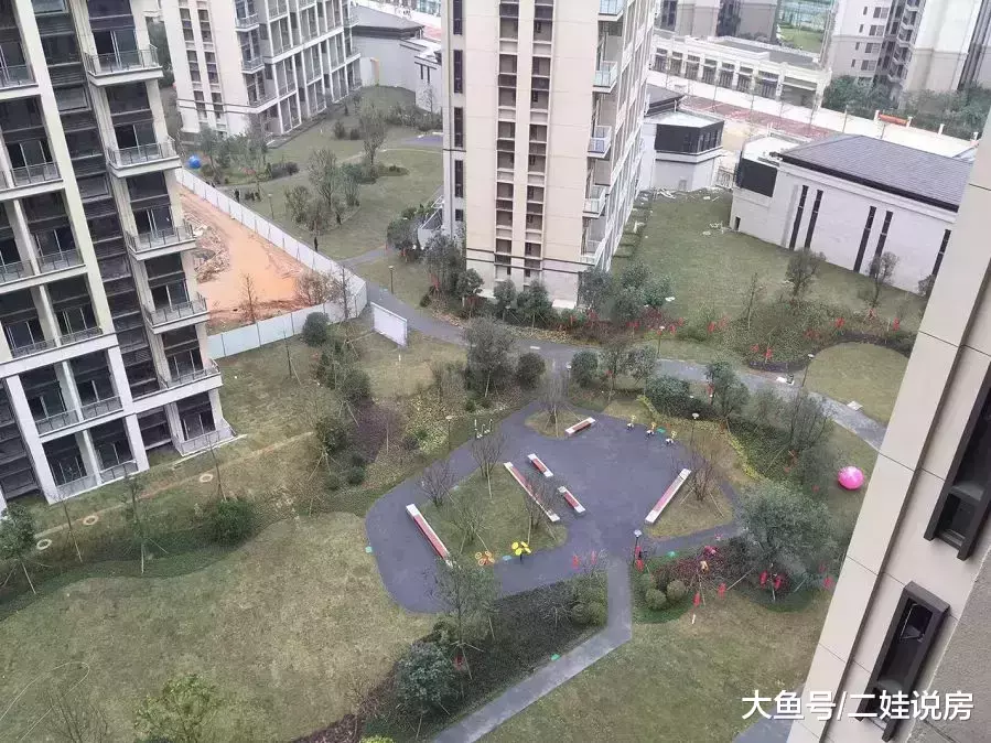 增城业主验房后: 太Low了, 感觉买了个厂房!