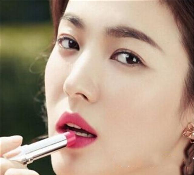 口红千万不要直接涂, 教你一个小窍门, 口红一天不掉色不沾杯