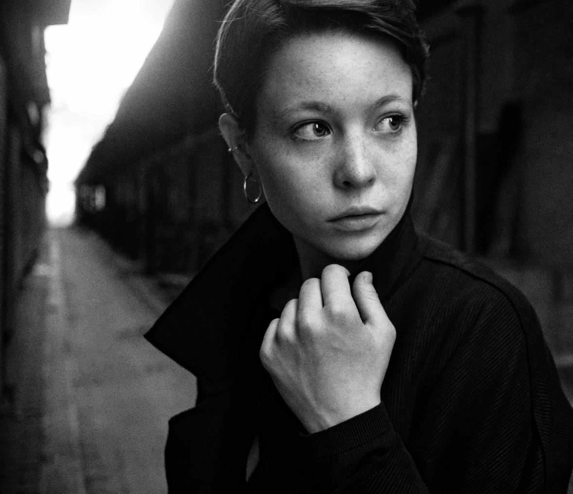 人像摄影没思路？跟俄罗斯摄影师学，你也能拍出忧郁情绪风！