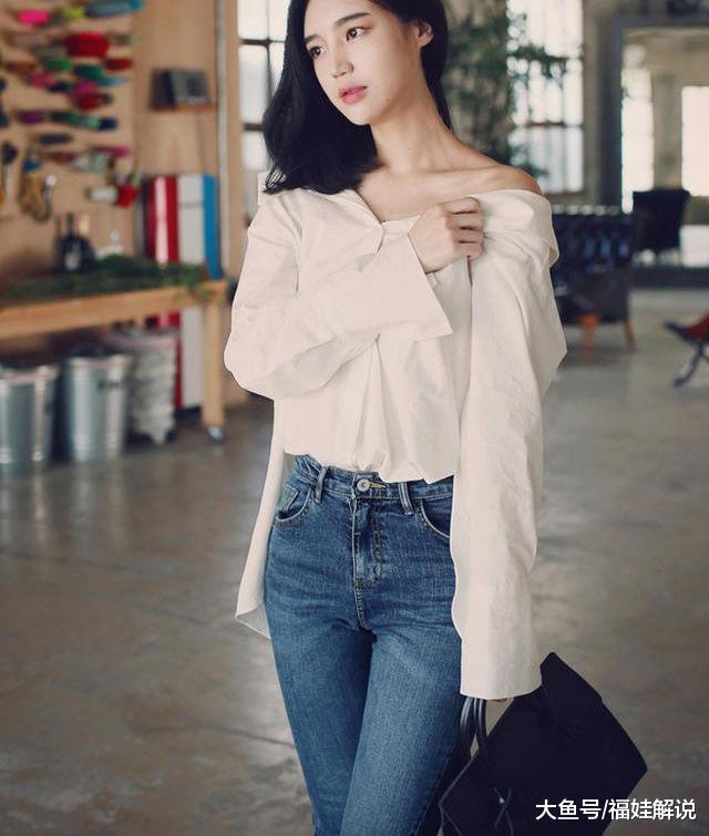 街拍牛仔裤小姐姐的搭配显瘦效果更棒！