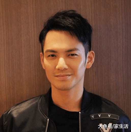 参观钟汉良住的房子，平时生活还是充满活力，完全不像四十多岁了