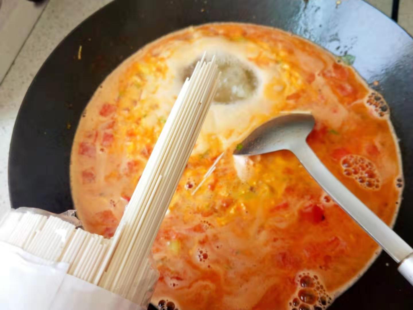 做法简单西红柿鸡蛋面，好看好吃酸甜爽口，食材简单又美味