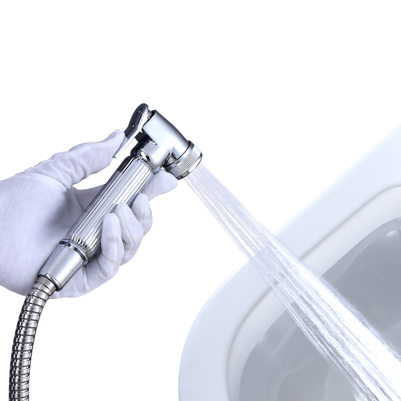 老式熨斗已淘汰，现都流行这种”熨衣神器“，打理皱衣快又好