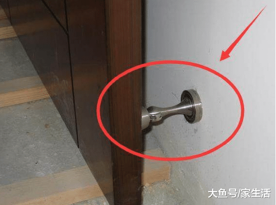 装修切记不能这样安装门吸，不少人都不重视，装错只能拆了重装