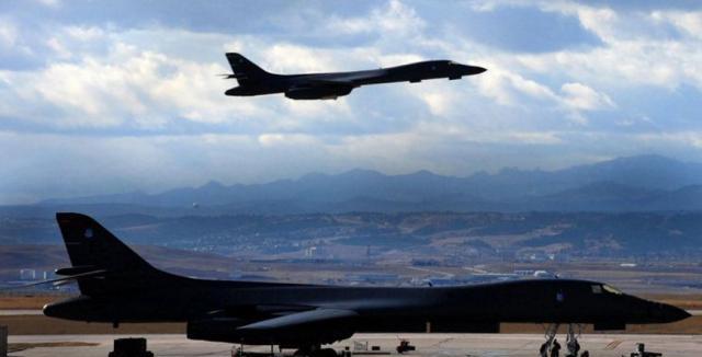 不做两头熊打架的草地！伊拉克选择中立，对美国伊朗各打五十大板