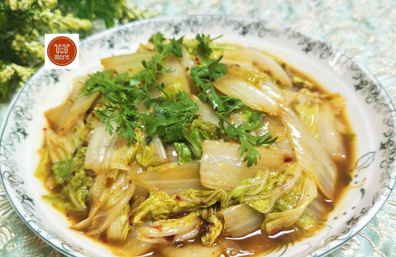 炒这道白菜只用一种调料，家里吃了十几年没吃够，做好只需5分钟
