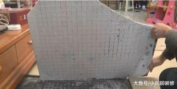 家中地砖连续爆裂六小时，是房屋问题？瓷砖问题？还是施工问题？