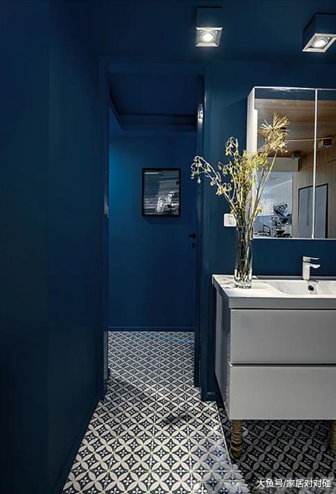 124㎡底樓“奇葩戶型”，裝出別墅范！客廳設計實用極了，曬曬全屋