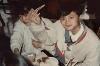 回顾大佬们的青涩年代，董明珠绝对是女神，能认出来最后是谁吗？