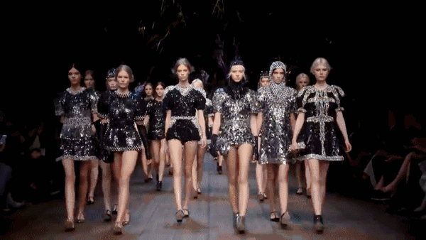 屁股扁平娜扎都无可奈何！性感蜜桃臀不是非要撸铁，秒提臀还细腿