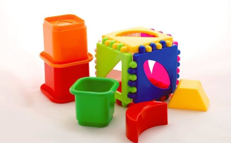 带有甲醛的毒玩具，你还敢给孩子玩吗？