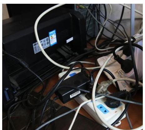 去上海才发现：电线不再埋墙里了！瞧瞧聪明人的做法，整洁又安全