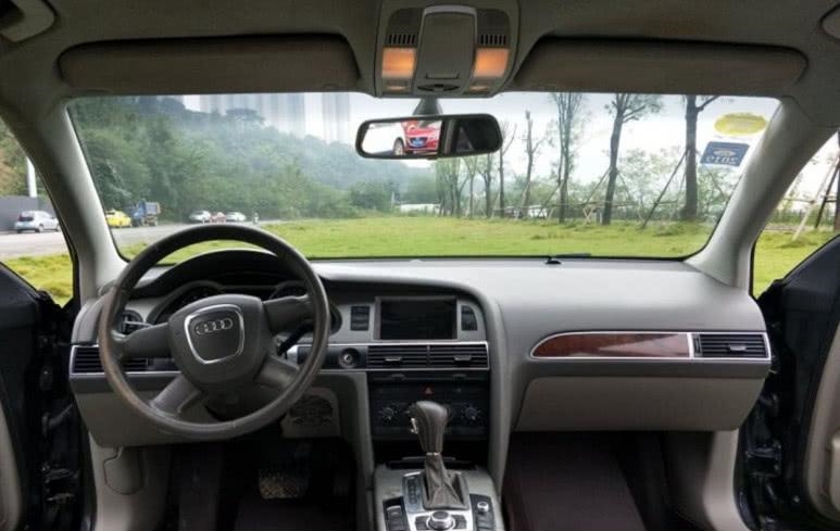 男子花7万买辆二手奥迪A6L, 当打开后备箱, 不相信自己的眼睛