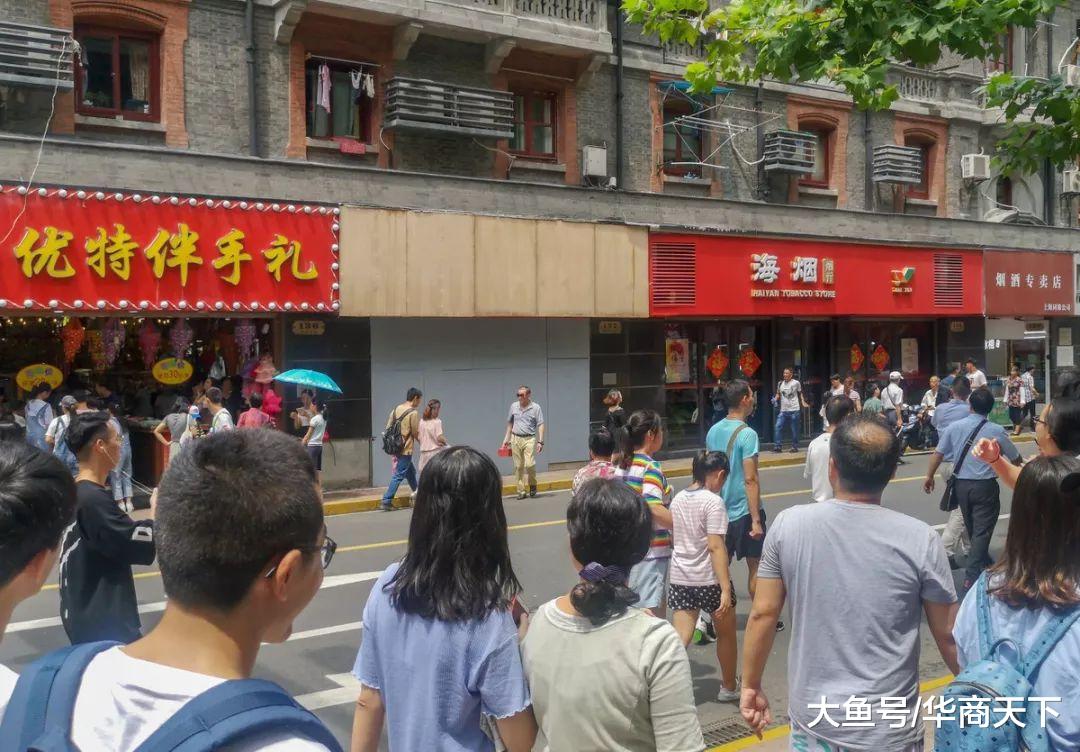 街边的商铺又空了许多，网友：租金太高，实体店开不起啊