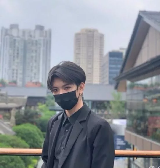 7位网红修图前后对比，我佛了