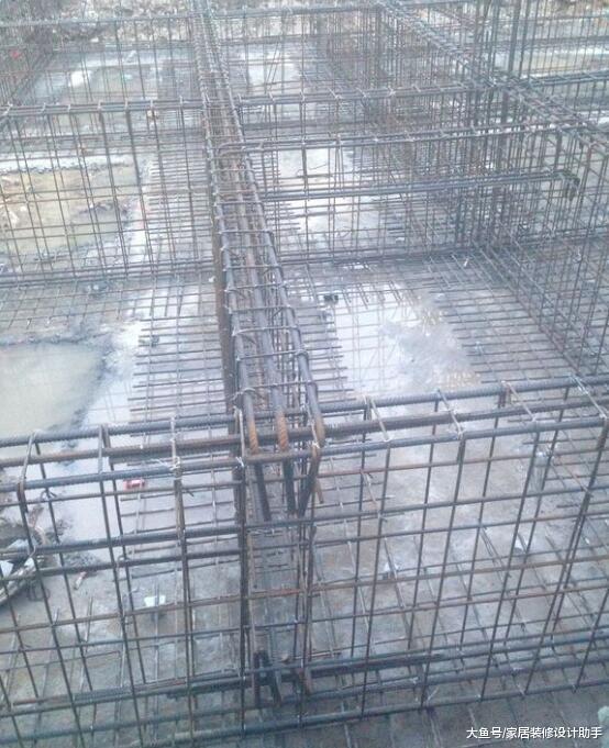 福建土豪狂砸10吨钢筋做条形地基, 地基花12万却只建三层让人无语