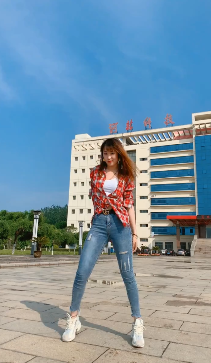 大学生就是不一样，连舞蹈都跳得这么酷！
