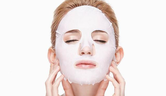 早上敷面膜和晚上敷面膜，变化真的太大了，怪不得皮肤粗糙干燥